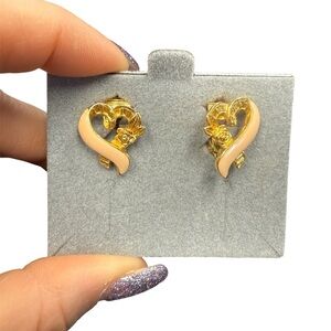 Avon Breaat Cancer pink ribbon Goldtone and Pink Heart CLIP Earrings NIB  1996